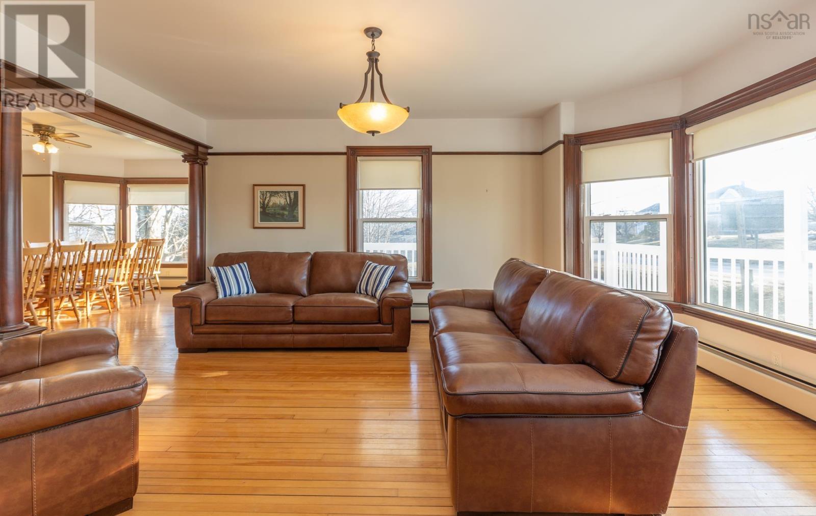 Property 13 of 38 of 1833 Highway 1