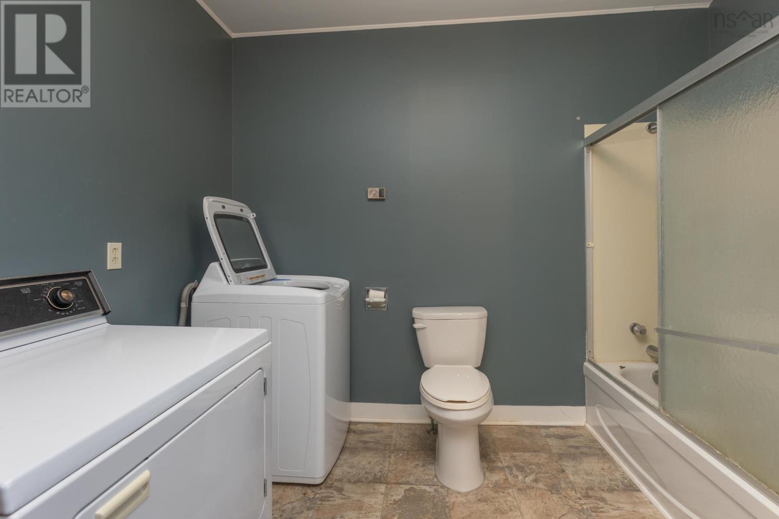 Property 19 of 38 of 1833 Highway 1