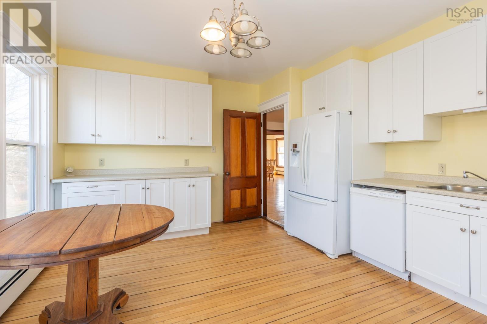 Property 24 of 38 of 1833 Highway 1