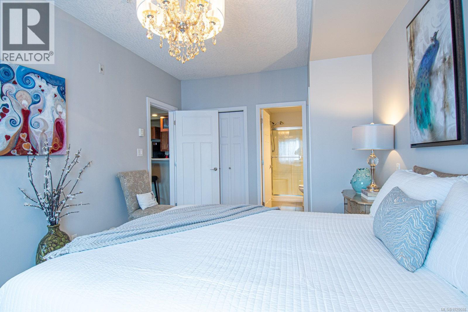 209 7088 West Saanich Road, Central Saanich