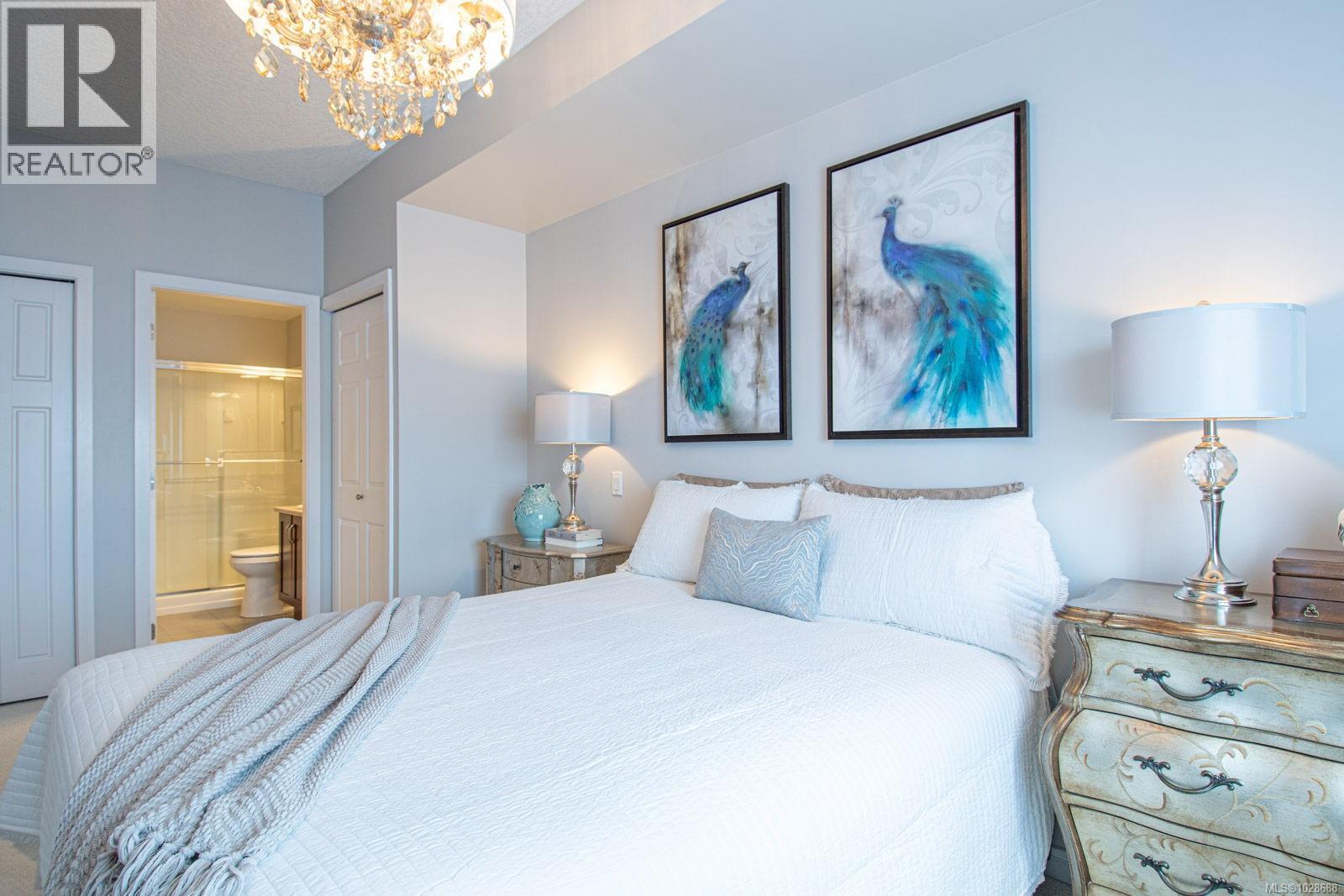 209 7088 West Saanich Road, Central Saanich