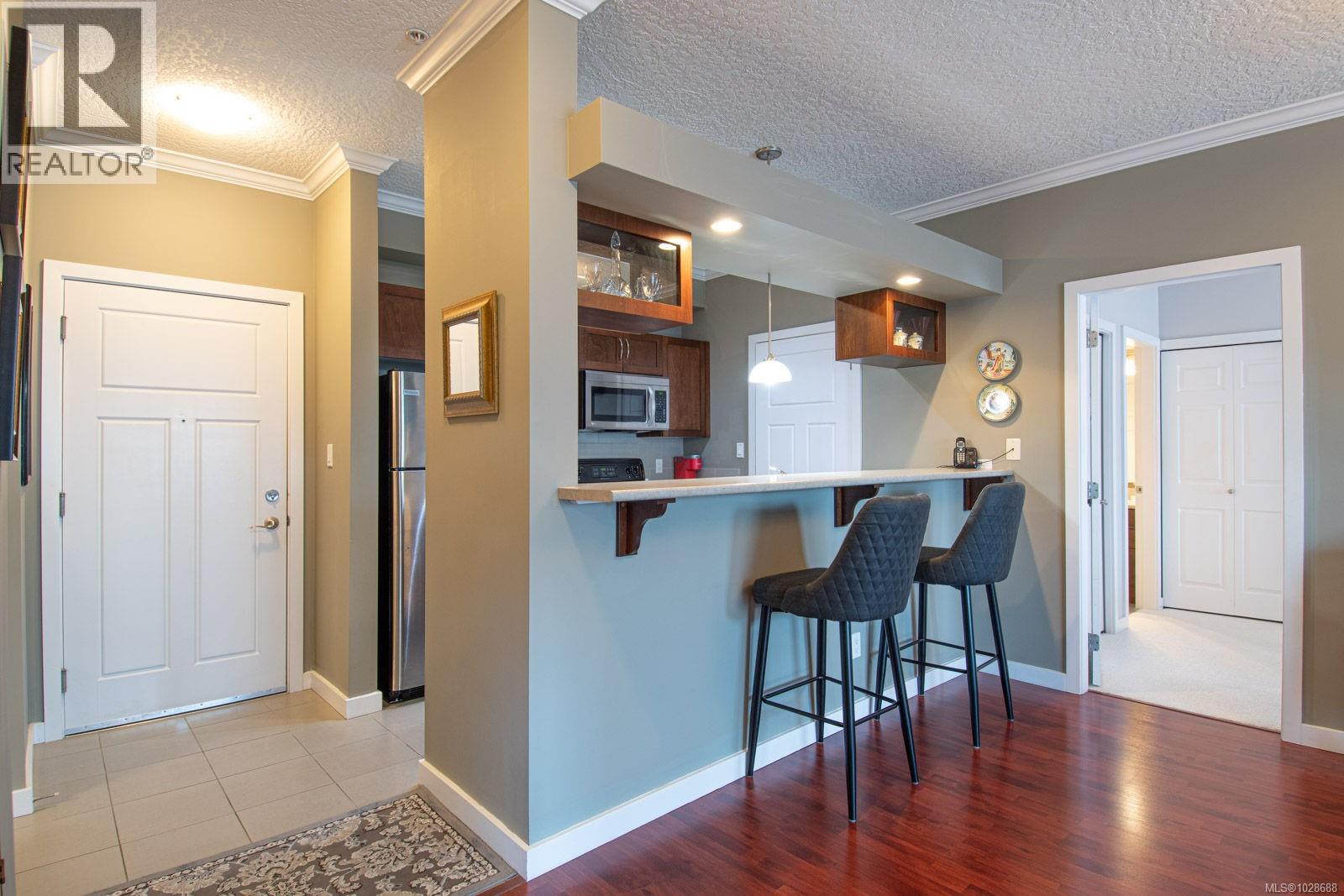 209 7088 West Saanich Road, Central Saanich