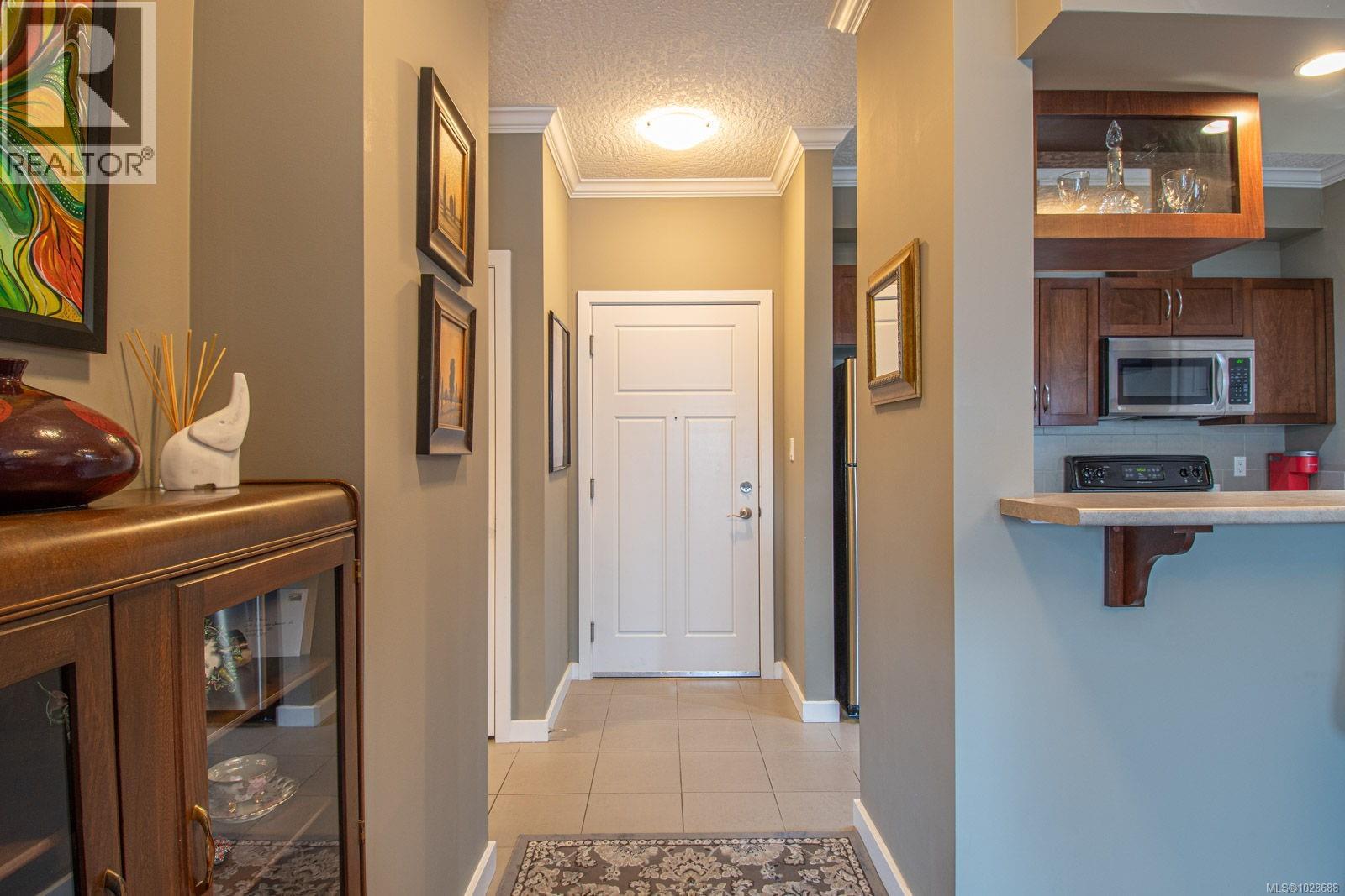 209 7088 West Saanich Road, Central Saanich