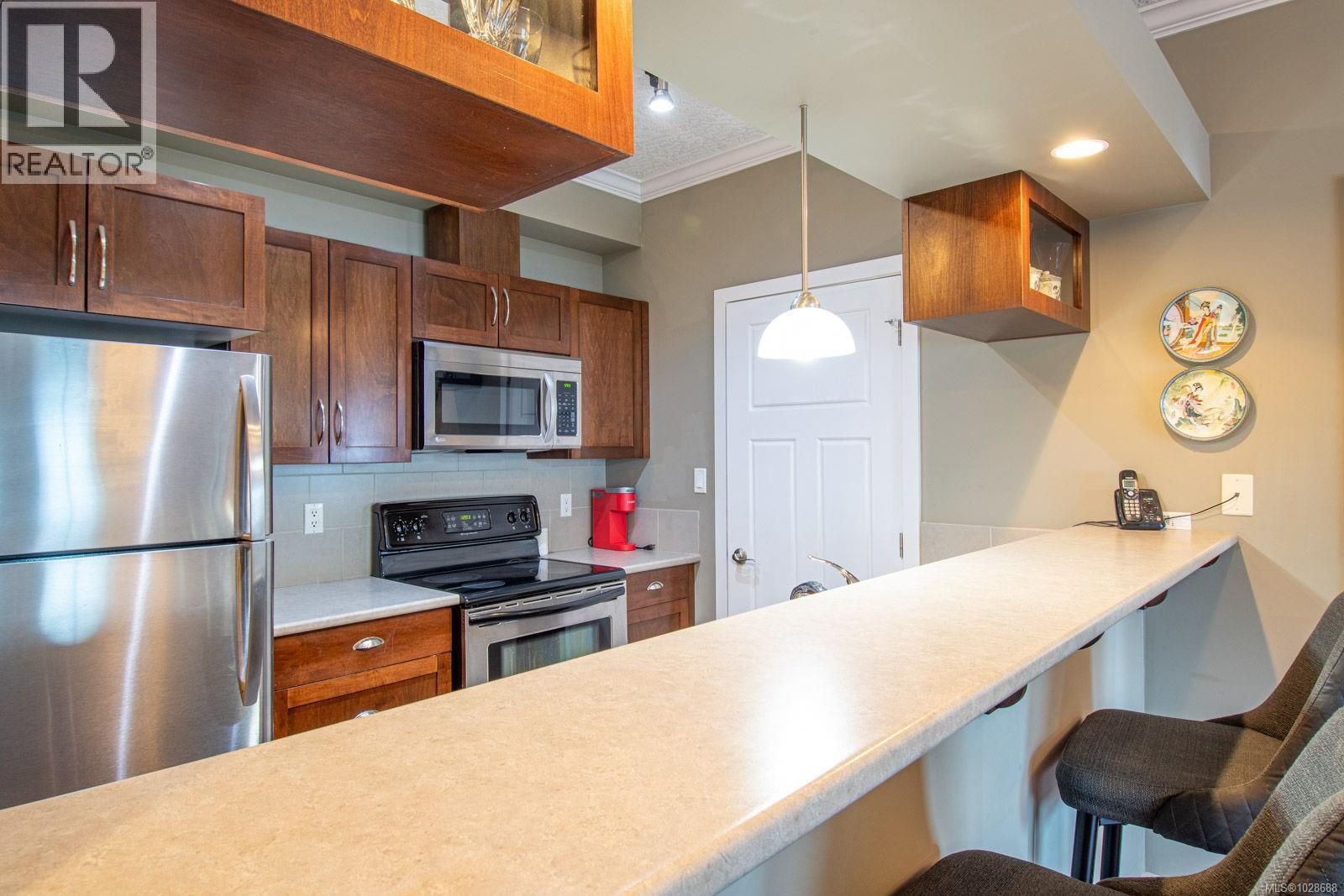 209 7088 West Saanich Road, Central Saanich