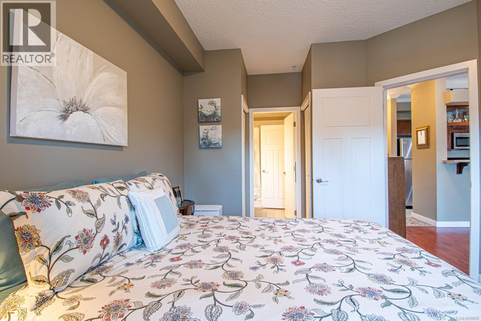 209 7088 West Saanich Road, Central Saanich