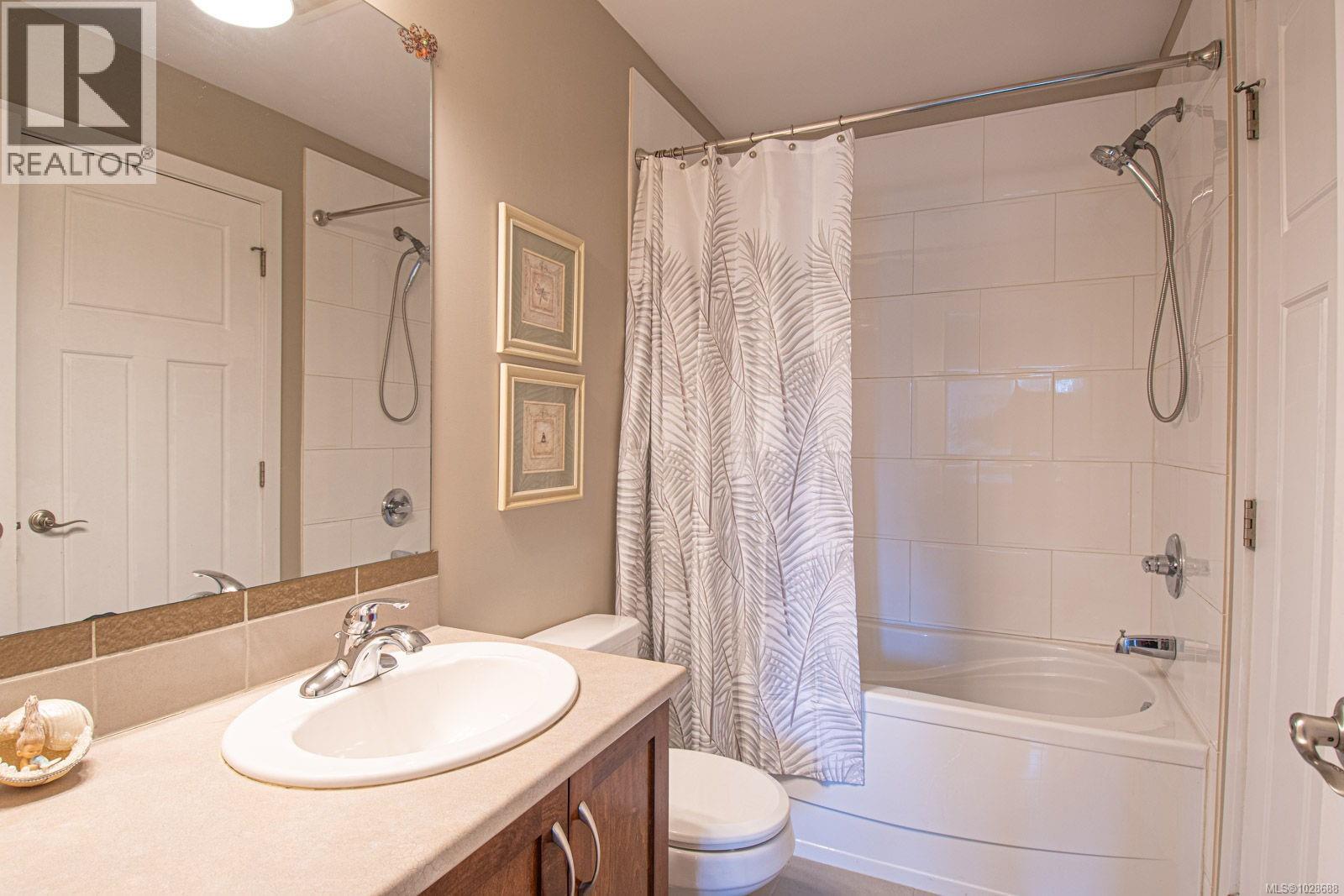 209 7088 West Saanich Road, Central Saanich