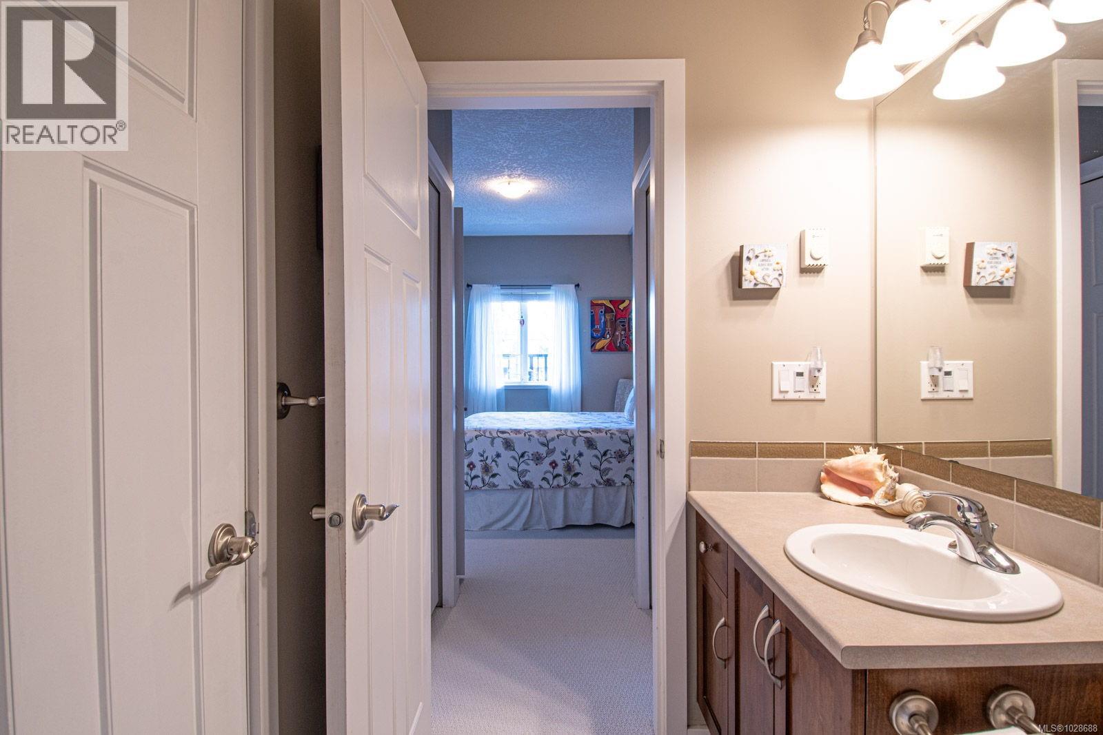 209 7088 West Saanich Road, Central Saanich