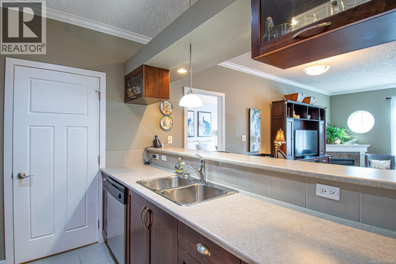 209 7088 West Saanich Road, Central Saanich