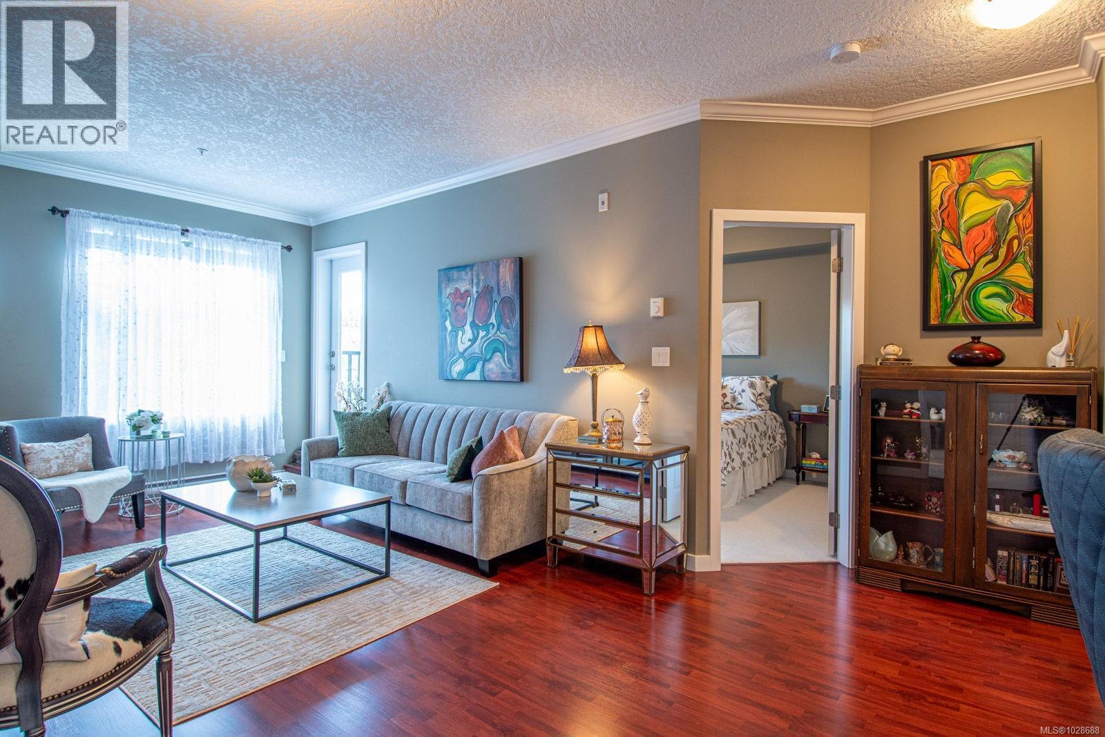 209 7088 West Saanich Road, Central Saanich