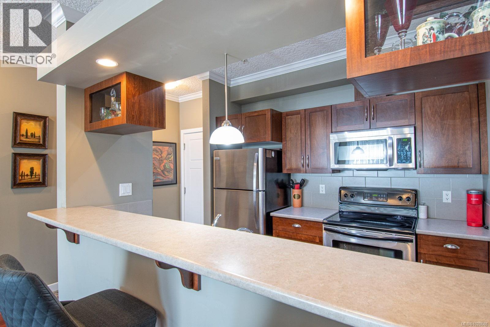 209 7088 West Saanich Road, Central Saanich