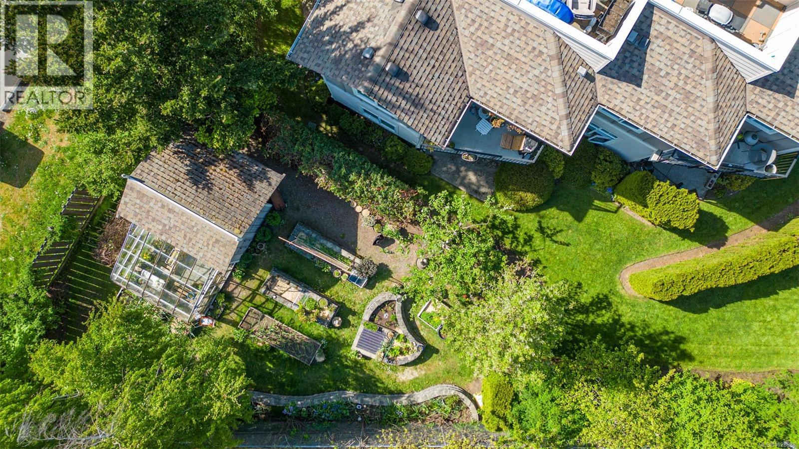 209 7088 West Saanich Road, Central Saanich