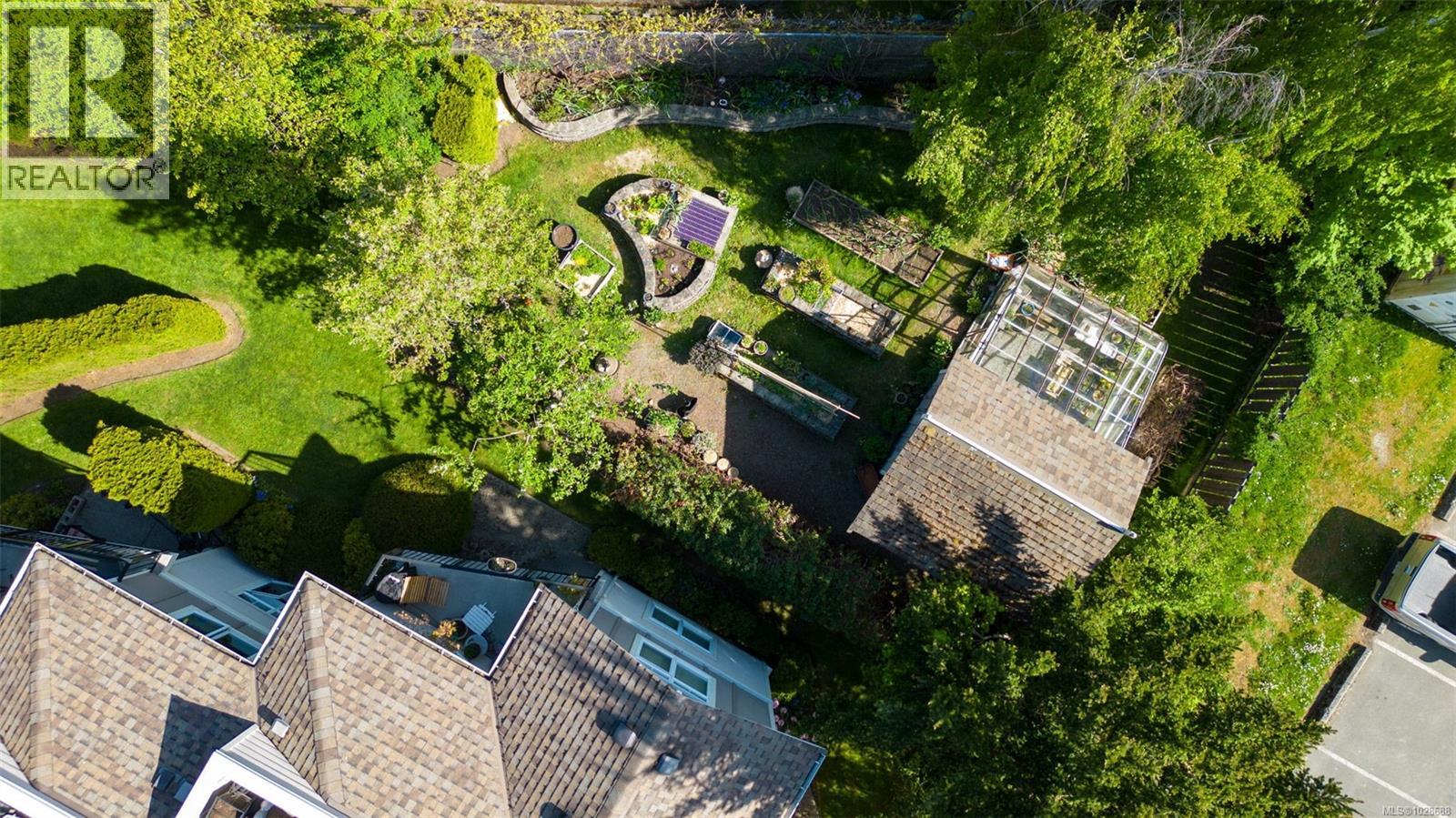 209 7088 West Saanich Road, Central Saanich