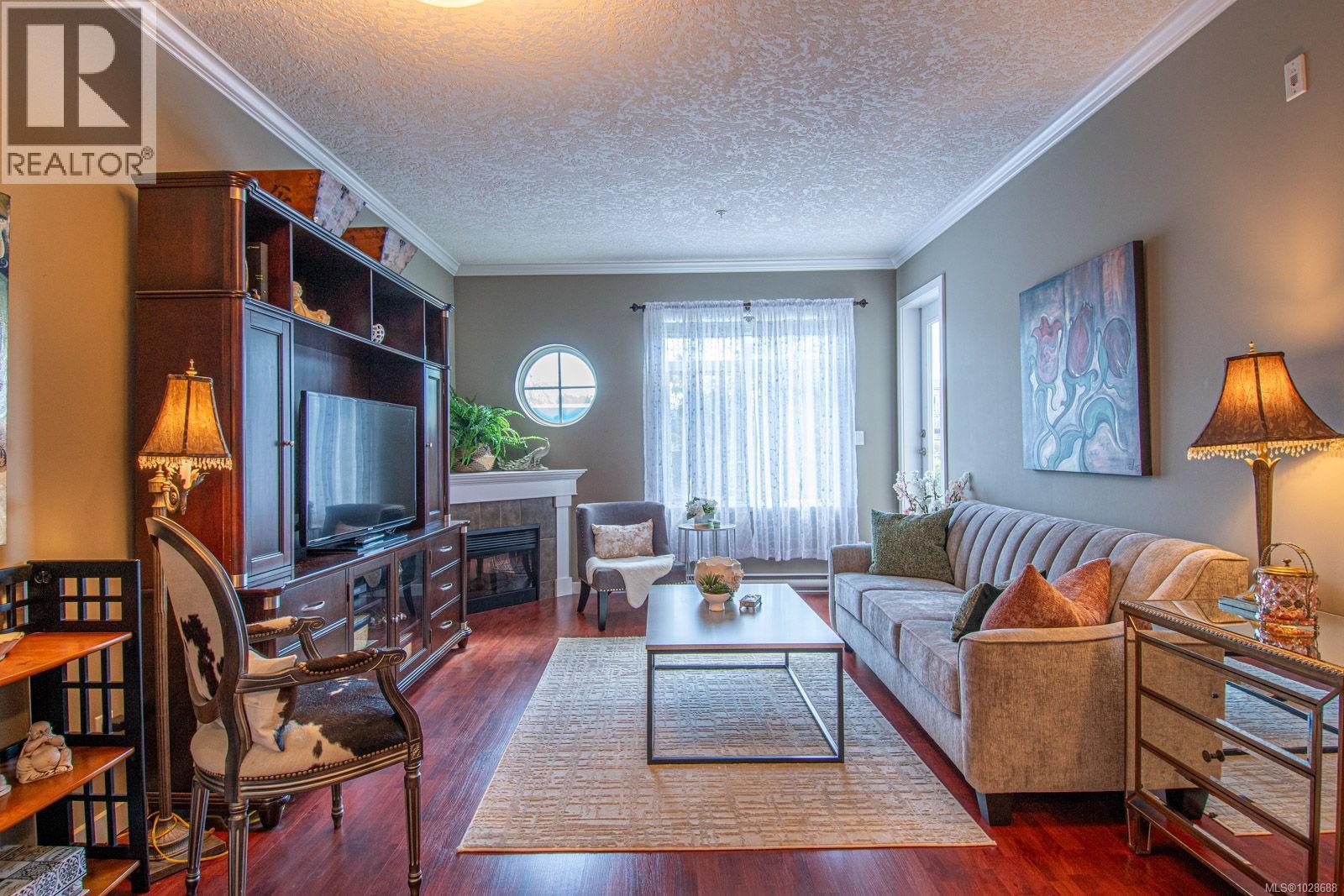 209 7088 West Saanich Road, Central Saanich