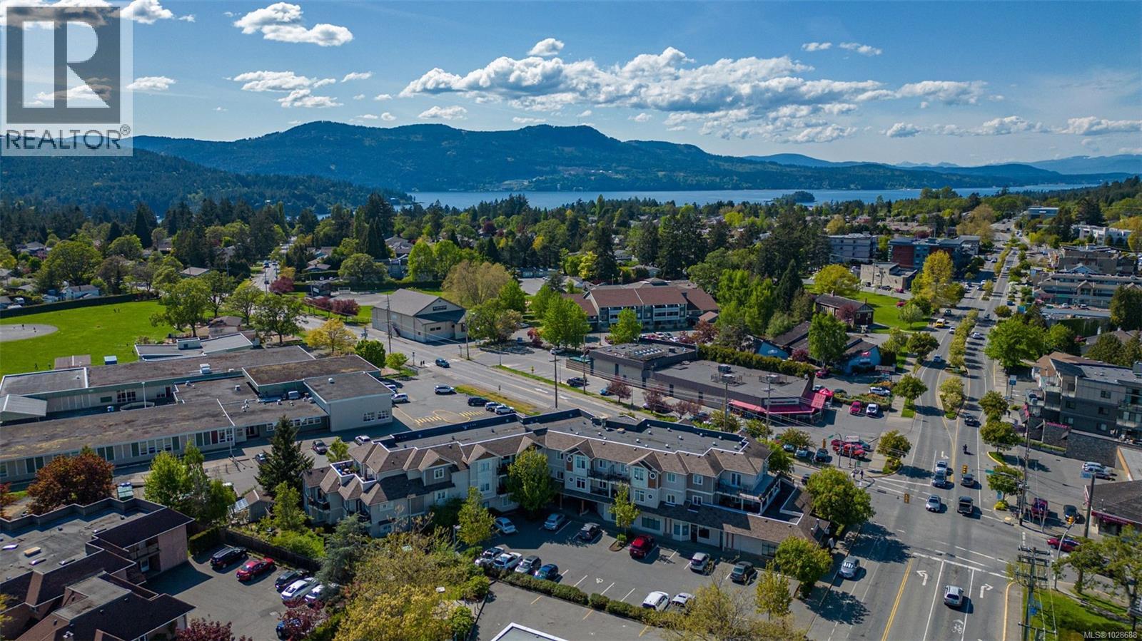 209 7088 West Saanich Road, Central Saanich