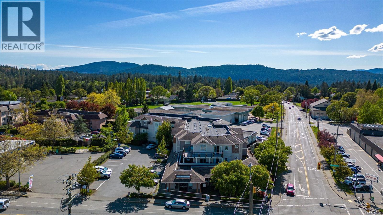 209 7088 West Saanich Road, Central Saanich