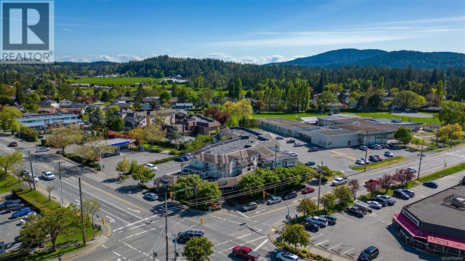 209 7088 West Saanich Road, Central Saanich