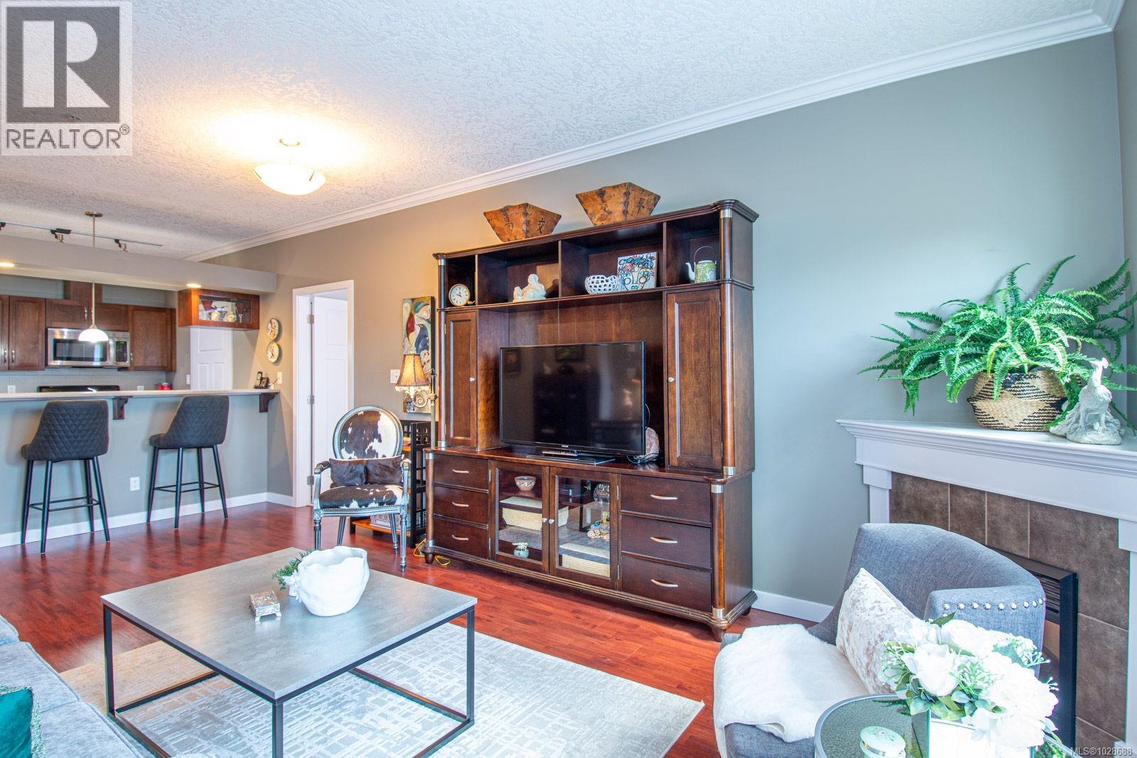 #209 7088 West Saanich Rd - 7
