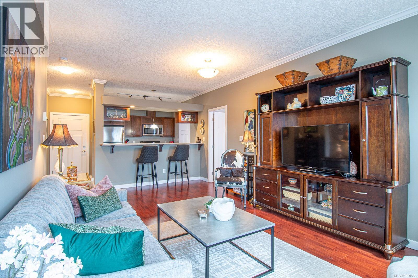 #209 7088 West Saanich Rd - 8