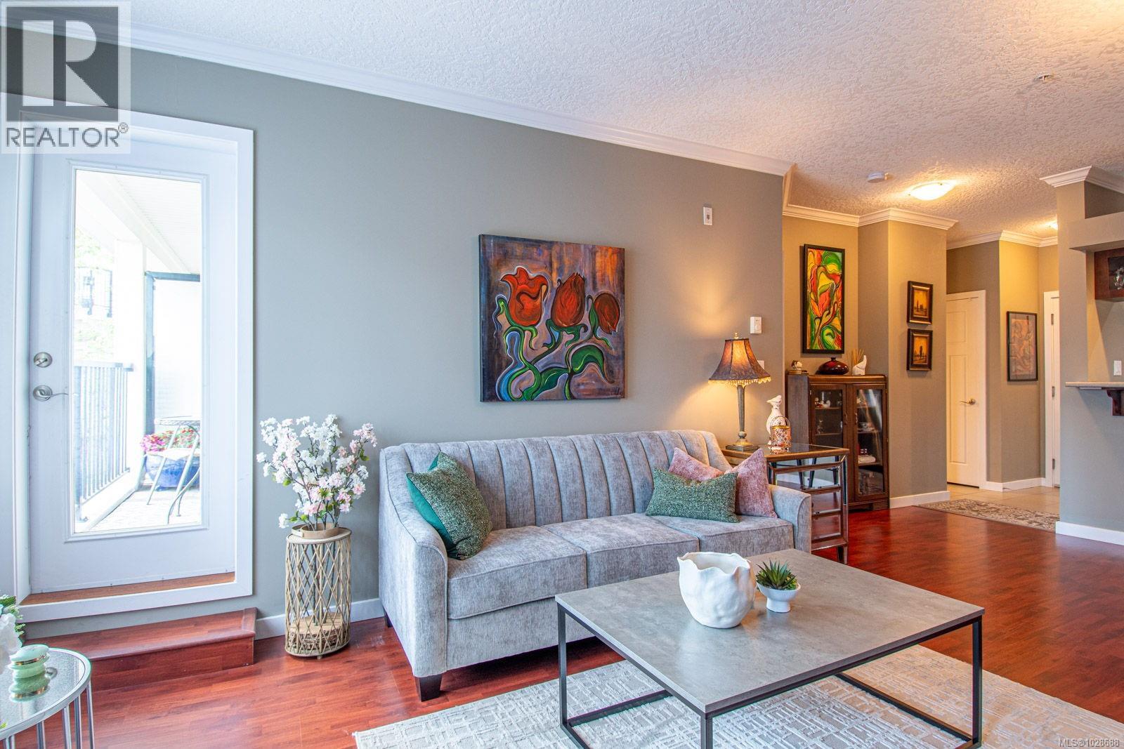 209 7088 West Saanich Road, Central Saanich