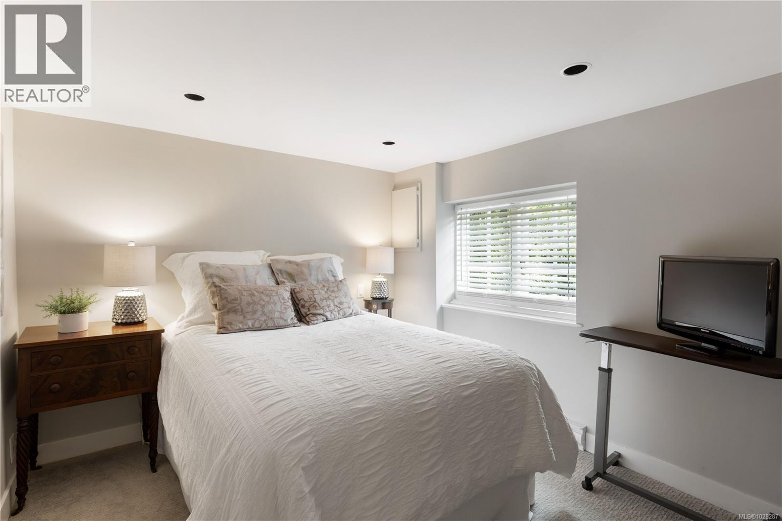 3475 UPPER TERRACE RD - 55