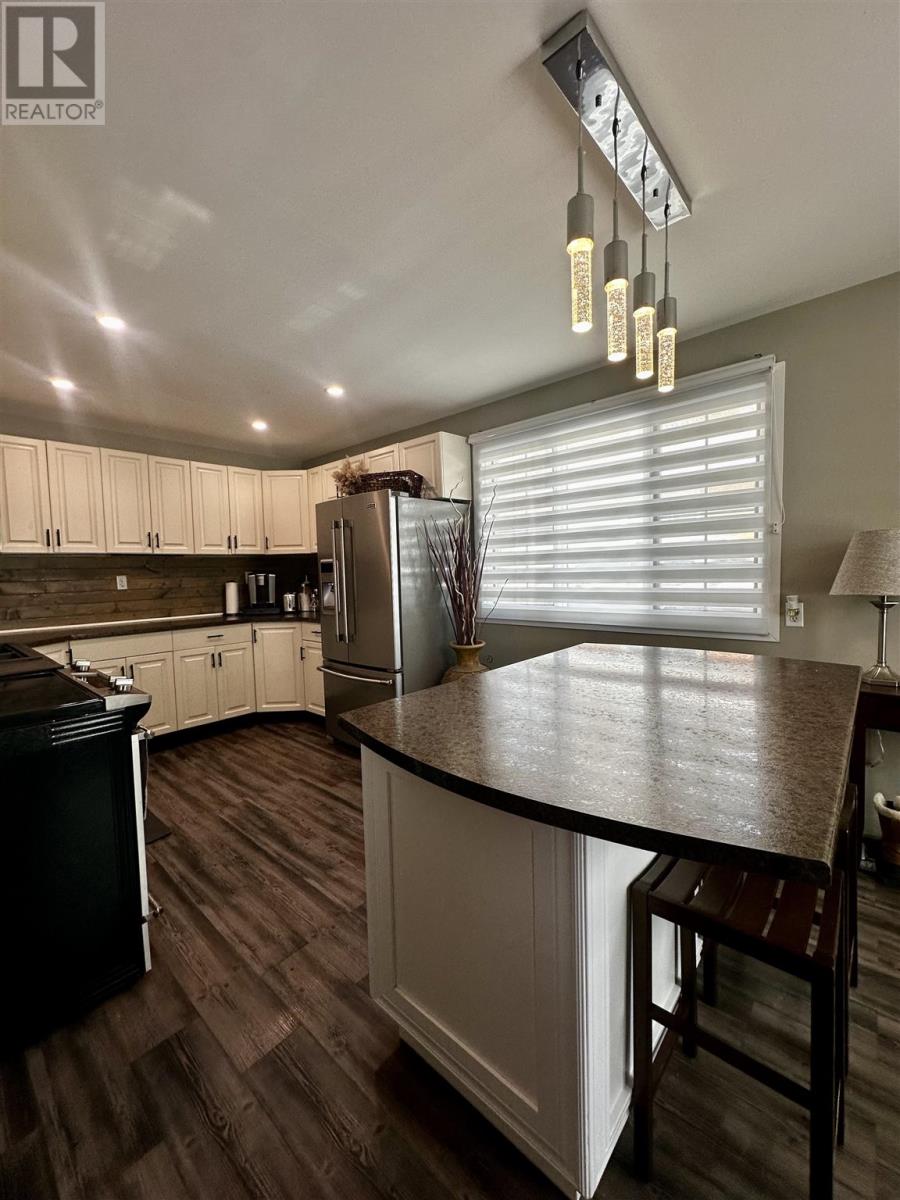 61 Axmith AVE, Elliot Lake, Ontario