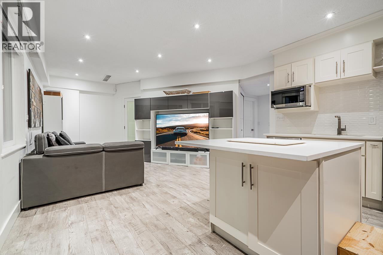 6446 MARINE DRIVE, Vancouver