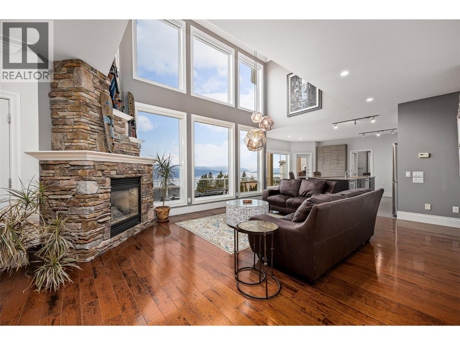 374 Quilchena Drive - 4