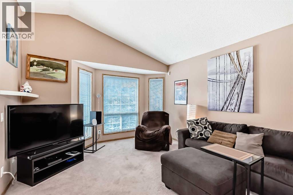 Single Family House 4 Level for Sale in  Martinwood Place NE Martindale Calgary 