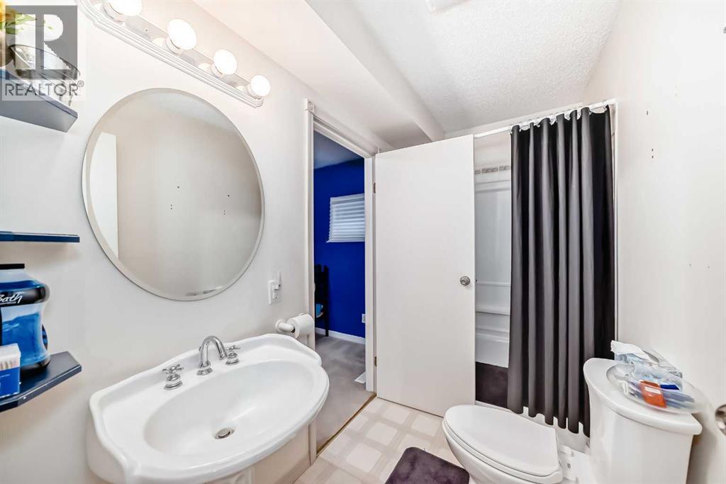 Single Family House 4 Level for Sale in  Martinwood Place NE Martindale Calgary 