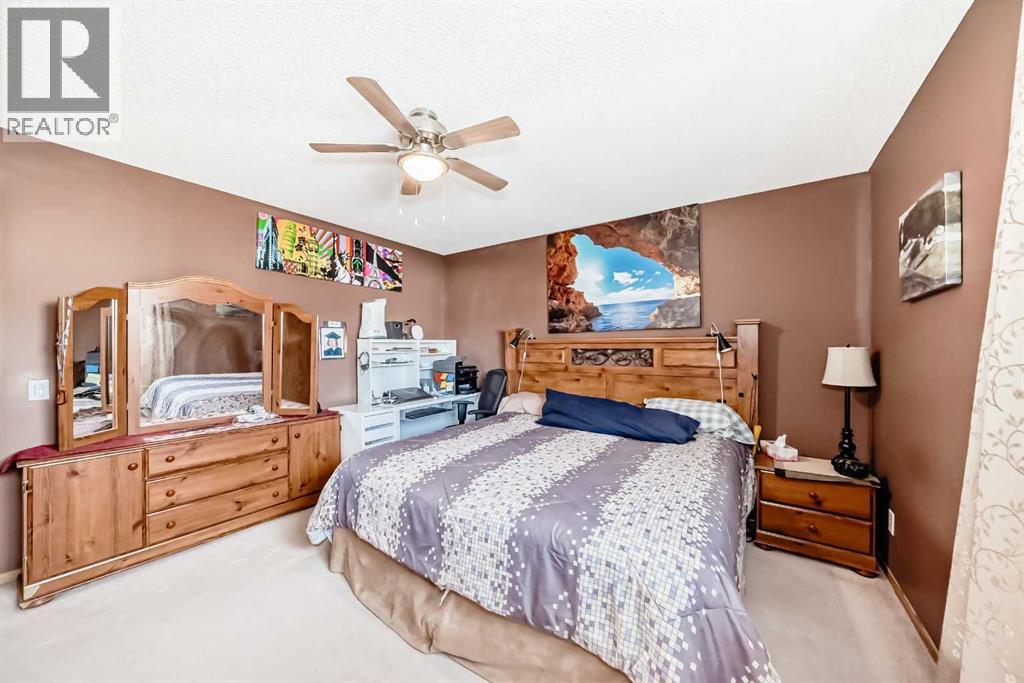 Single Family House 4 Level for Sale in  Martinwood Place NE Martindale Calgary 