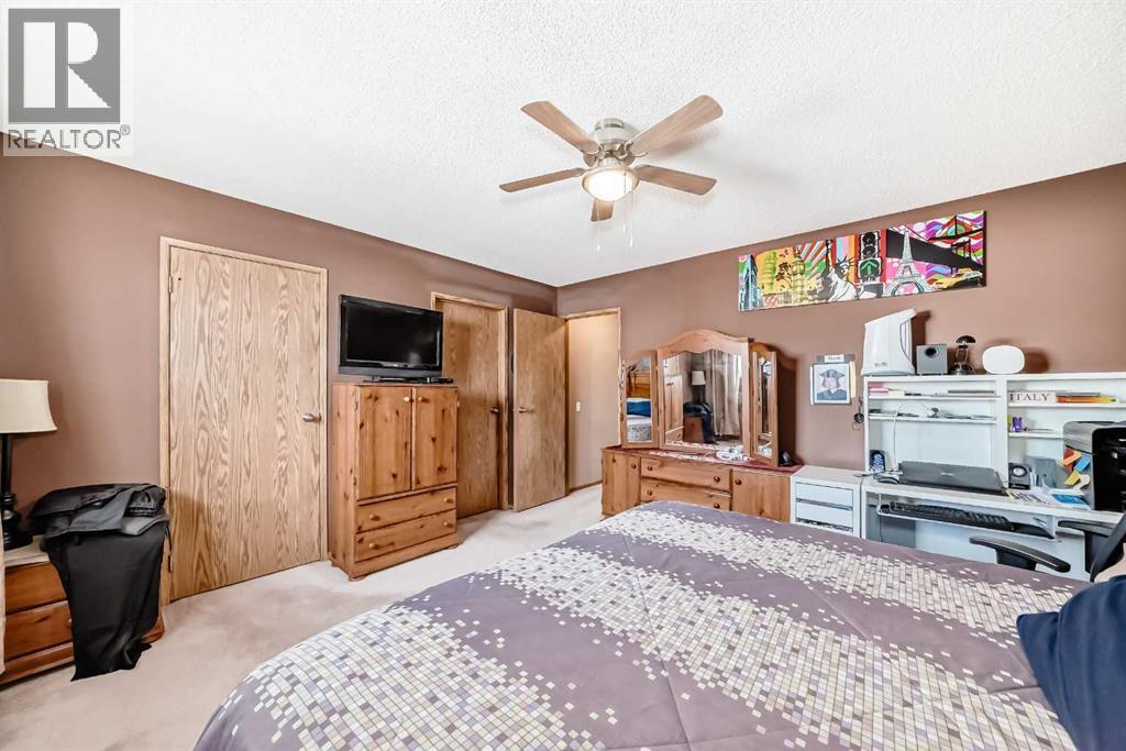 Single Family House 4 Level for Sale in  Martinwood Place NE Martindale Calgary 