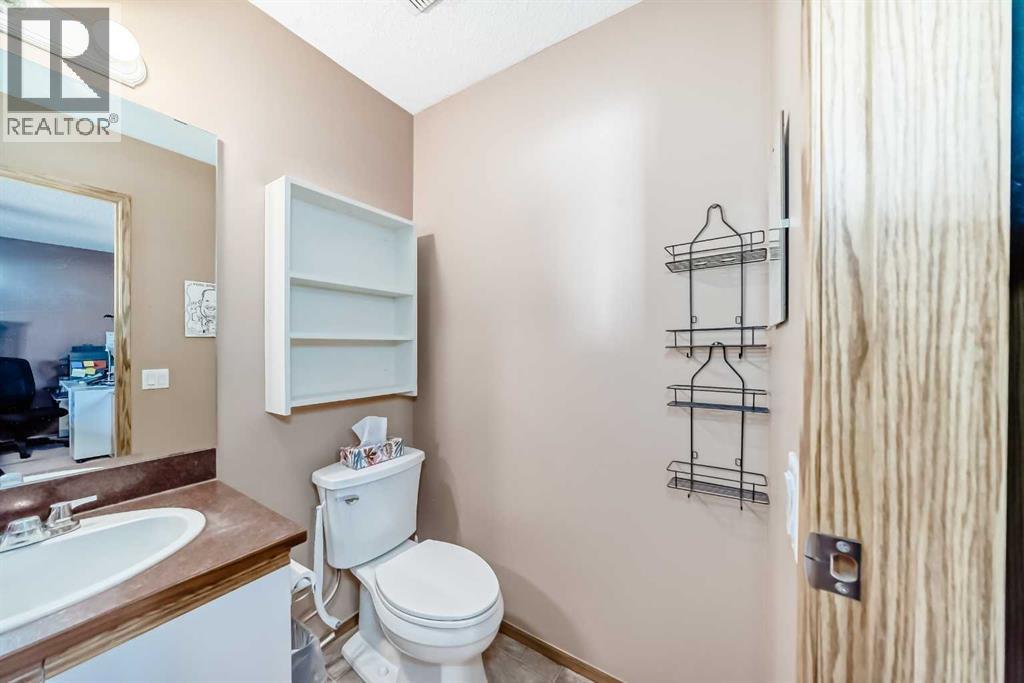 Single Family House 4 Level for Sale in  Martinwood Place NE Martindale Calgary 