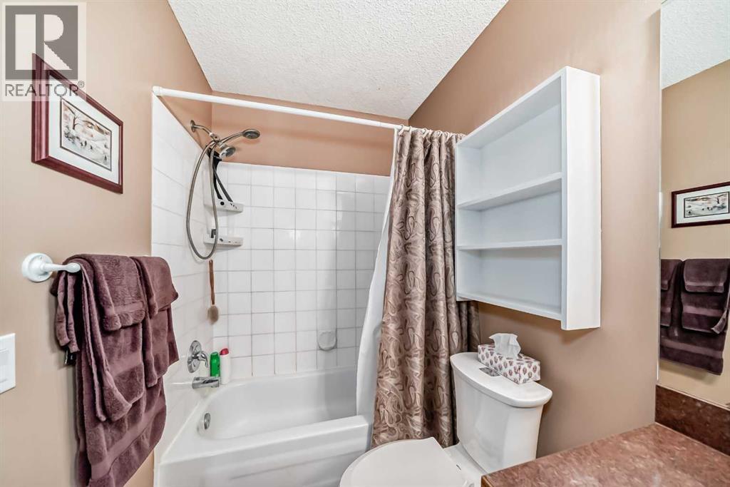 Single Family House 4 Level for Sale in  Martinwood Place NE Martindale Calgary 