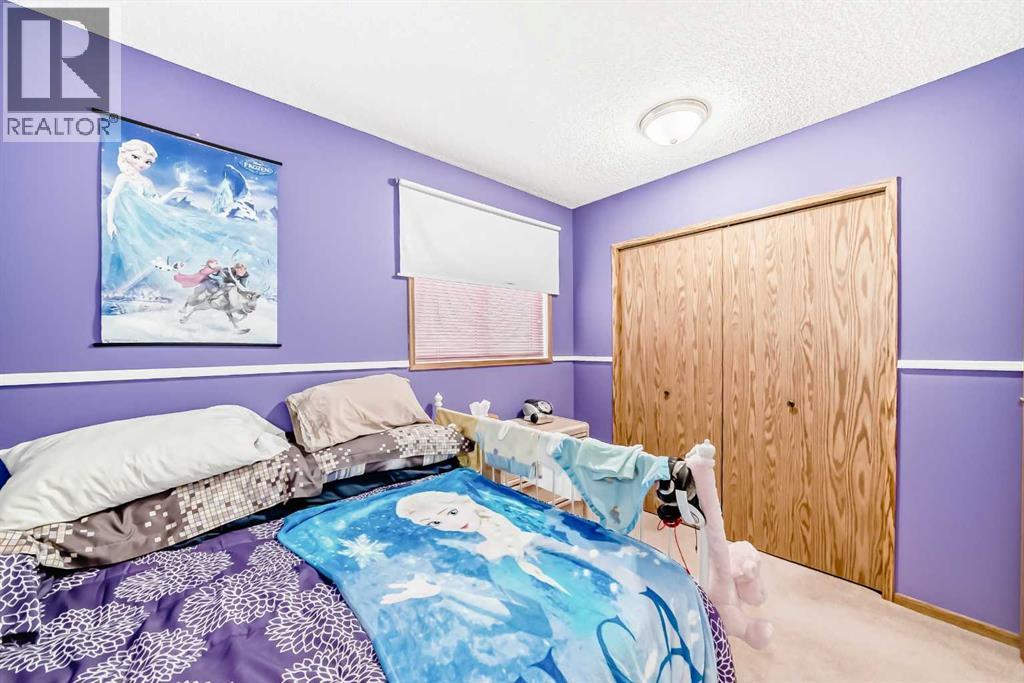 Single Family House 4 Level for Sale in  Martinwood Place NE Martindale Calgary 