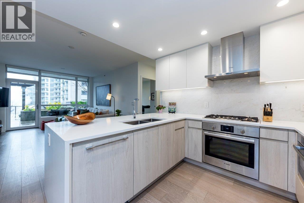 206 177 W 3RD STREET, North Vancouver