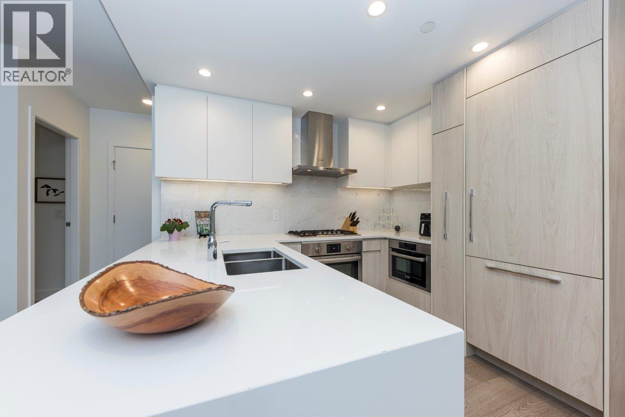 206 177 W 3RD STREET, North Vancouver