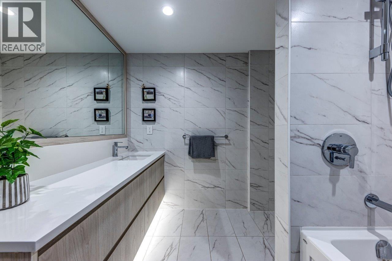 206 177 W 3RD STREET, North Vancouver