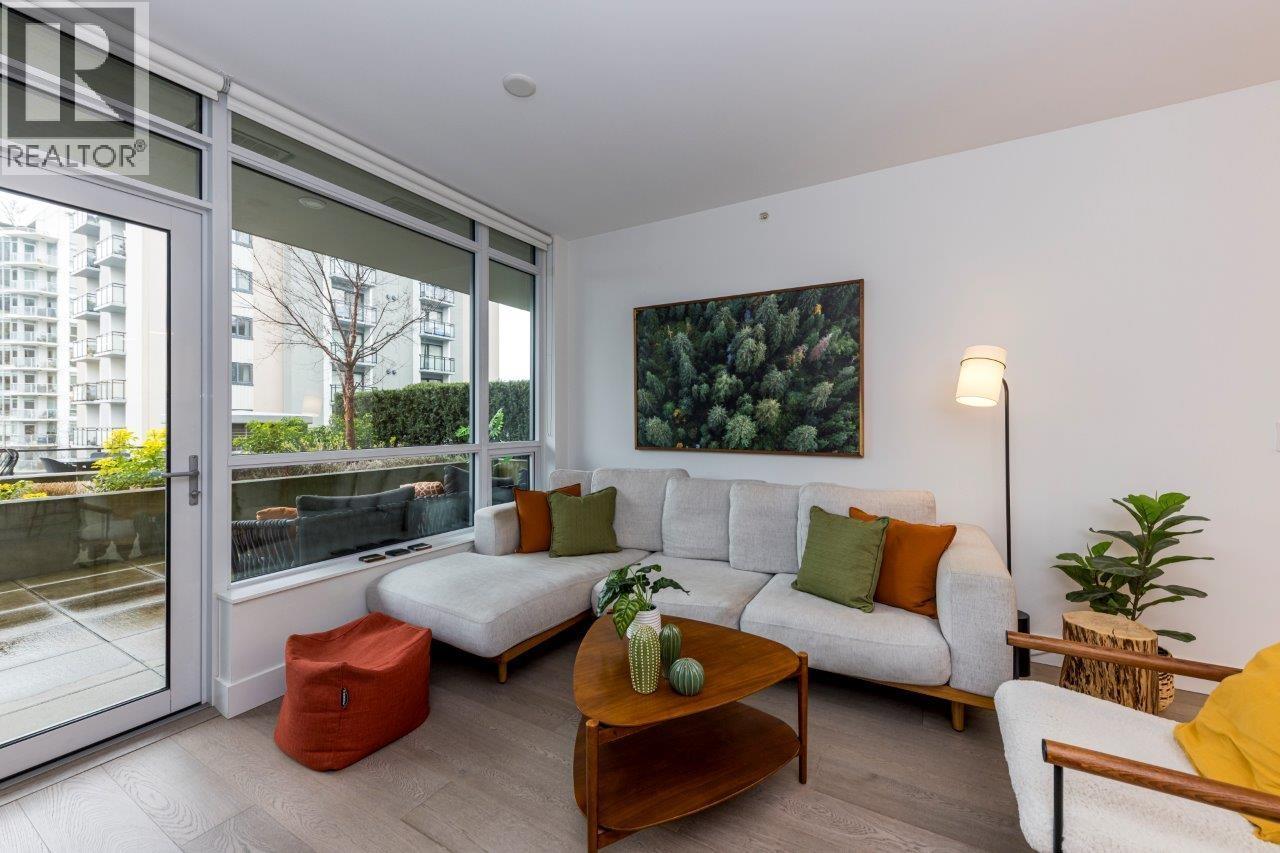 206 177 W 3RD STREET, North Vancouver