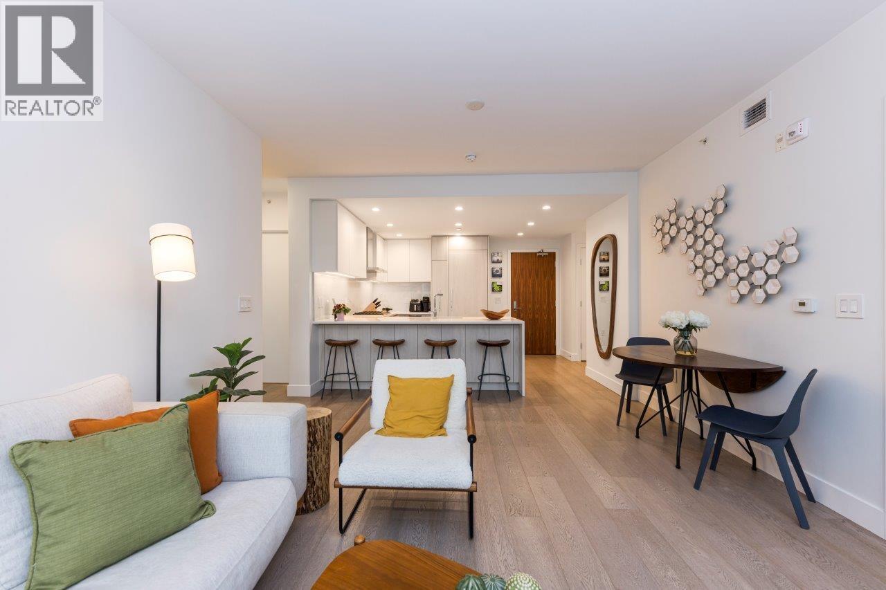 206 177 W 3RD STREET, North Vancouver