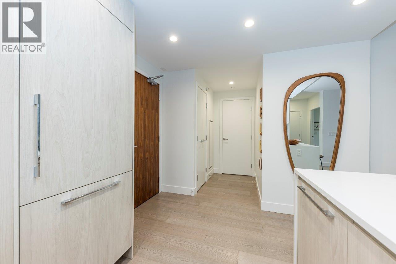 206 177 W 3RD STREET, North Vancouver