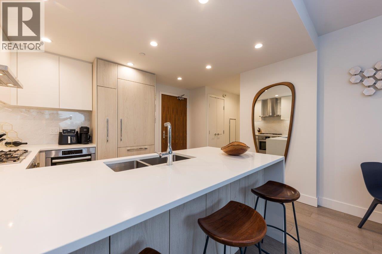 206 177 W 3RD STREET, North Vancouver