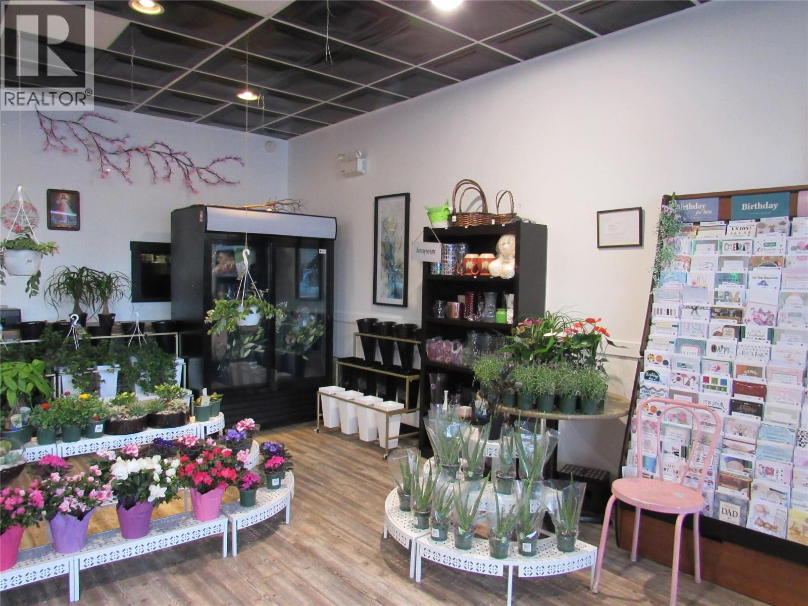 108 1983 COLUMBIA Avenue, Castlegar