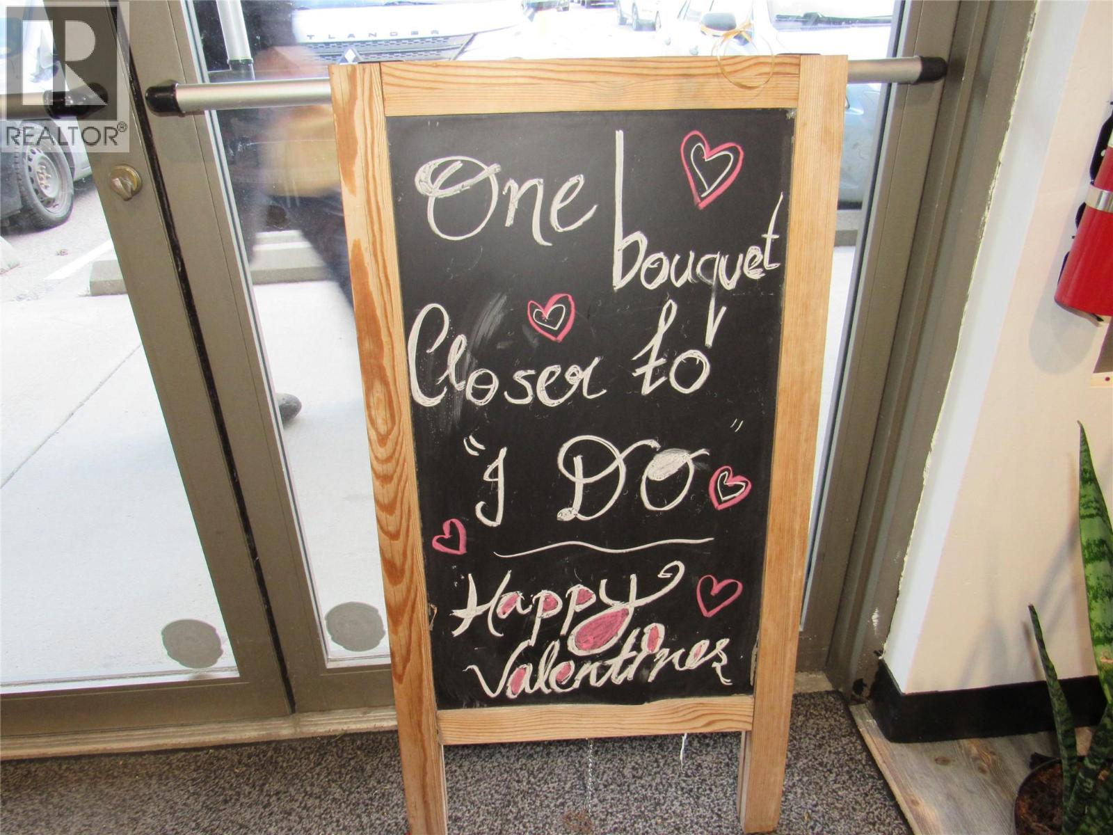 108 1983 COLUMBIA Avenue, Castlegar