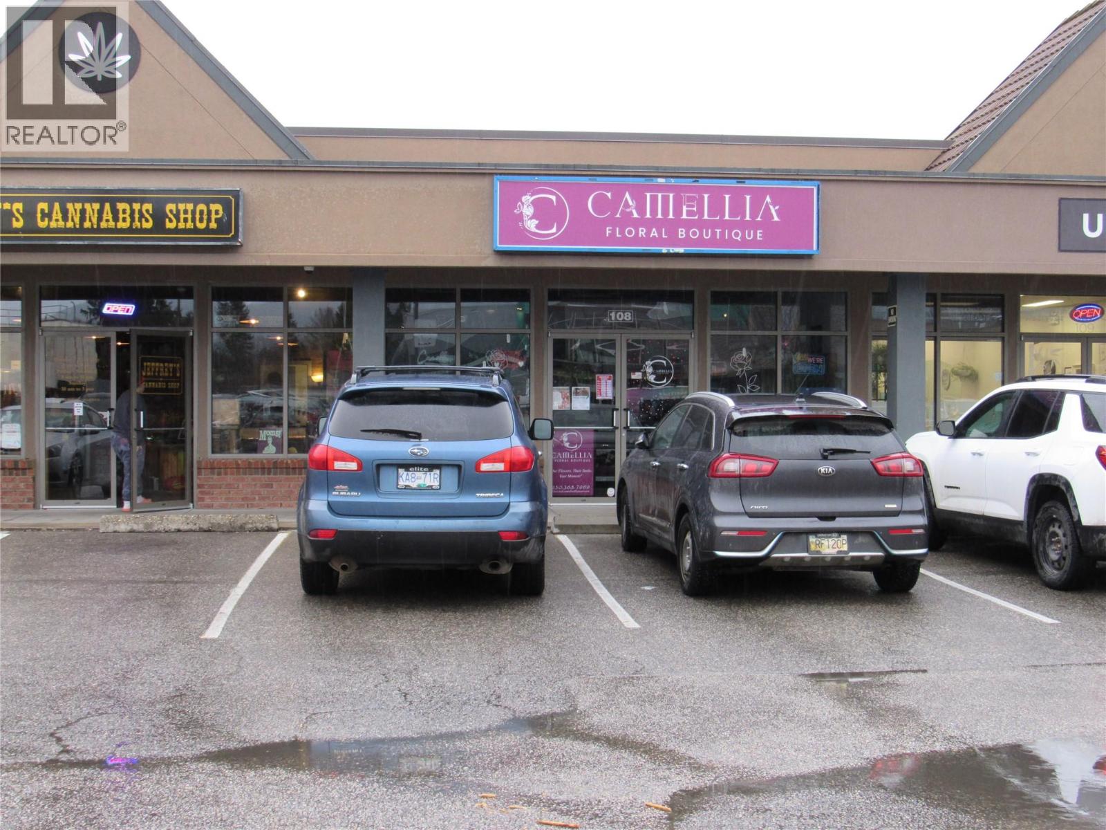 108 1983 COLUMBIA Avenue, Castlegar