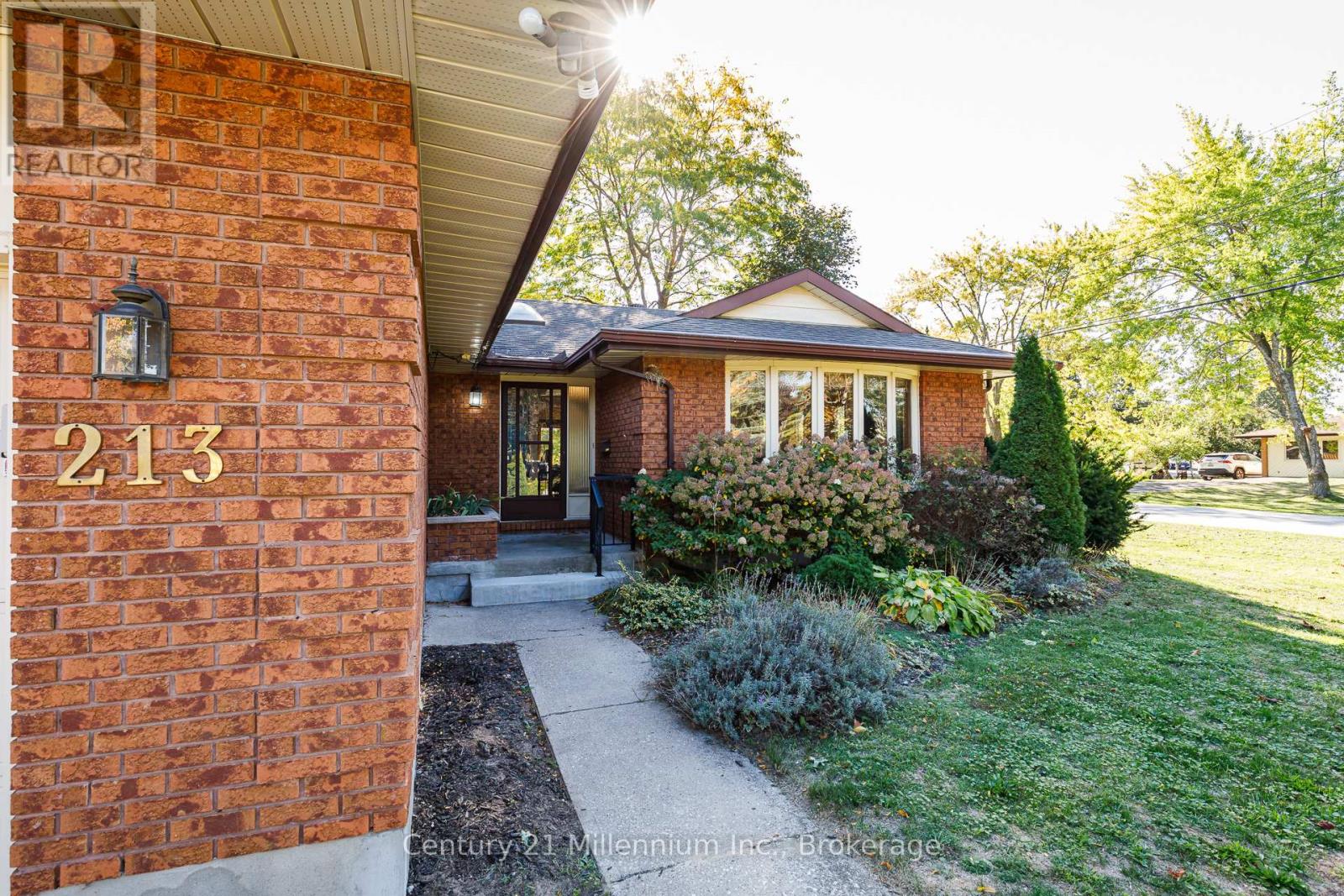 213 JANE STREET - 4
