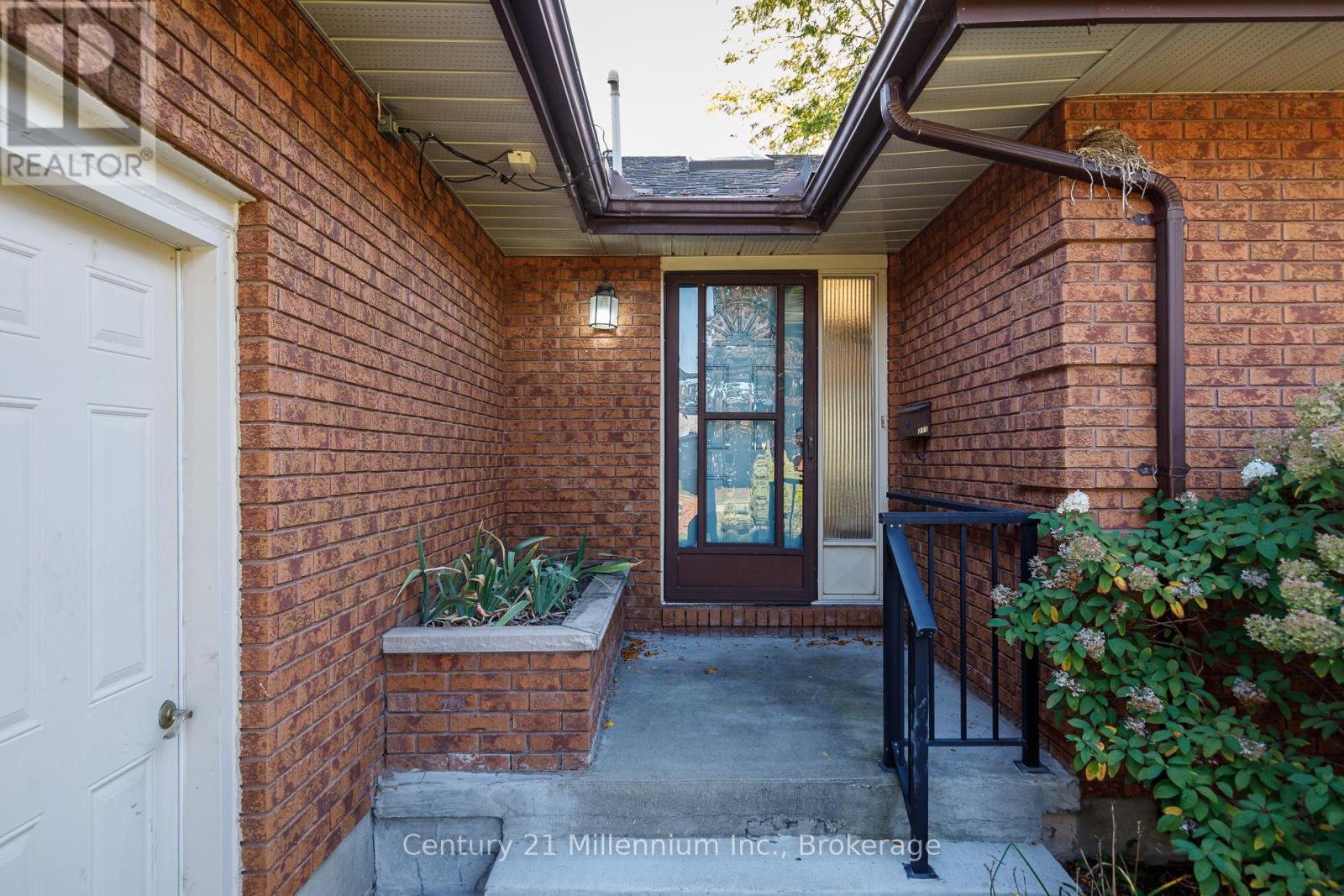 213 JANE STREET - 5