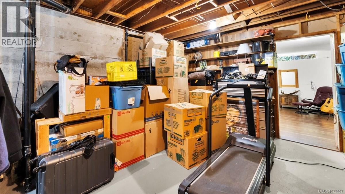 2348 FRENCH RD N - 64