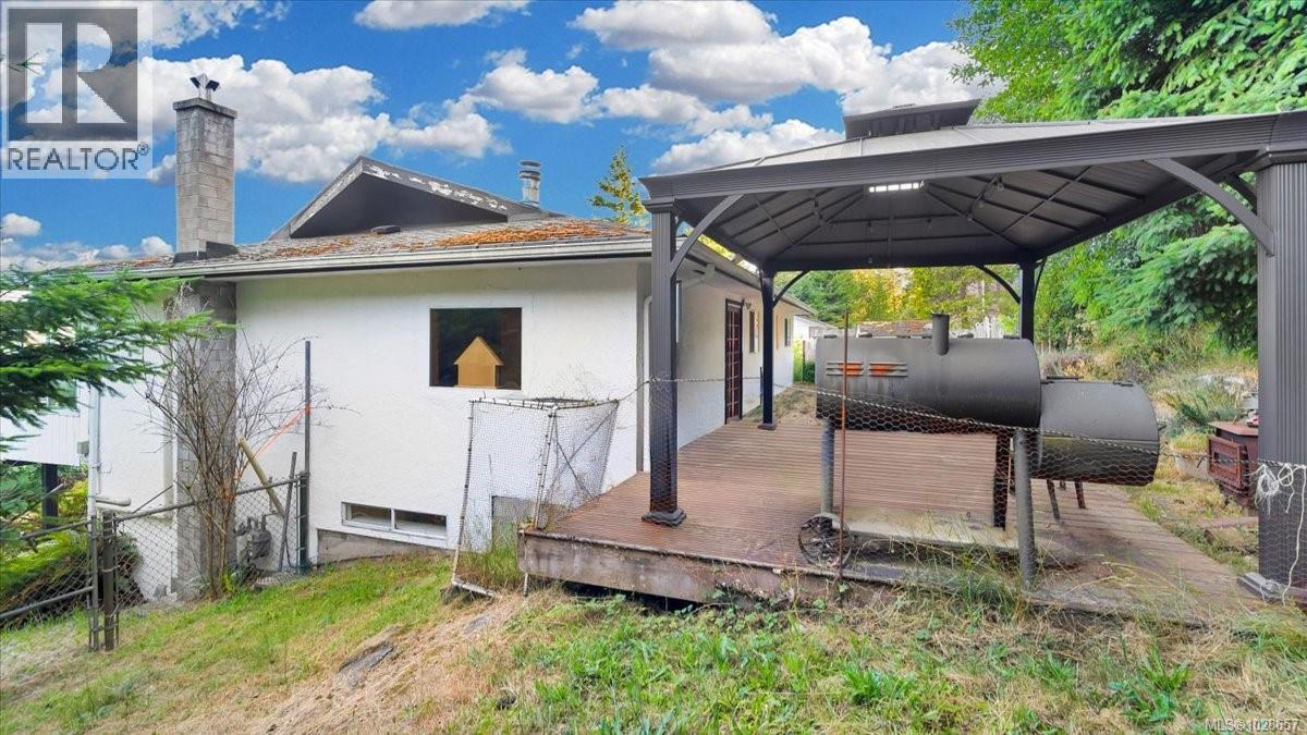 2348 FRENCH RD N - 69