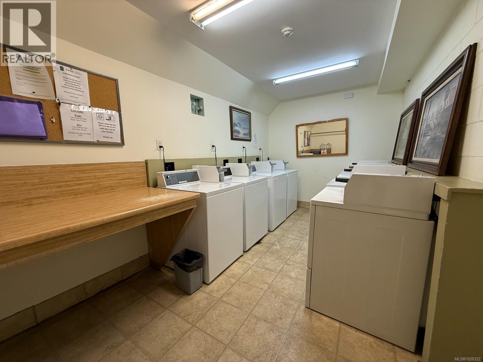 #212 991 CLOVERDALE AVE - 23