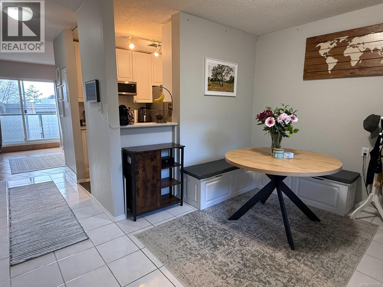 #212 991 CLOVERDALE AVE - 9